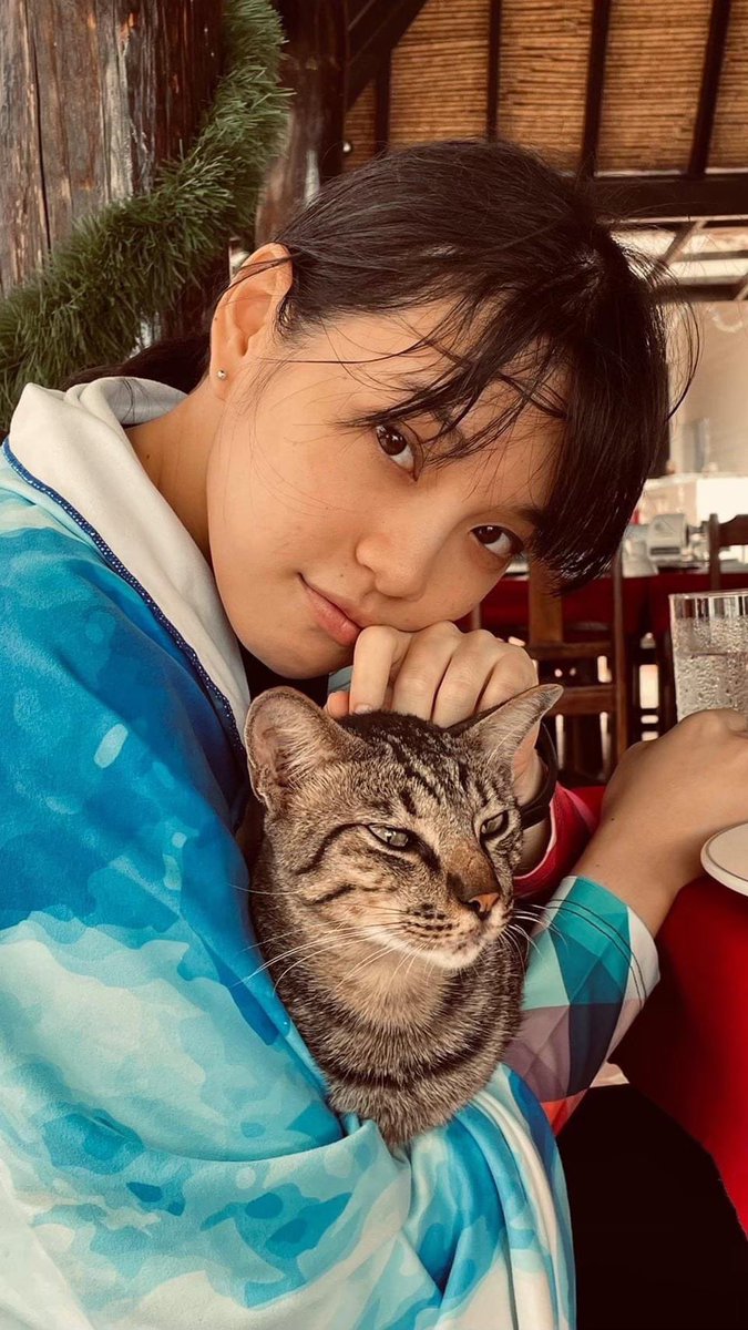 Morning Cherprang⛅️🧡
Have a nice day naka ~✌🏻🐱

#CherprangAreekul