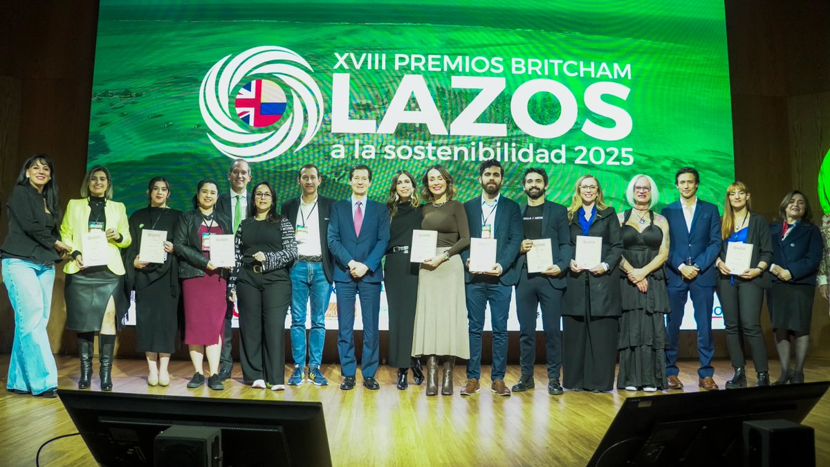 FundacionPlan's tweet image. ¡Gracias por creer en el poder transformador de la niñez y la juventud! 🏅

#EmpoderArtePorLaPaz #PremiosBritCham #ConstruyendoPaz