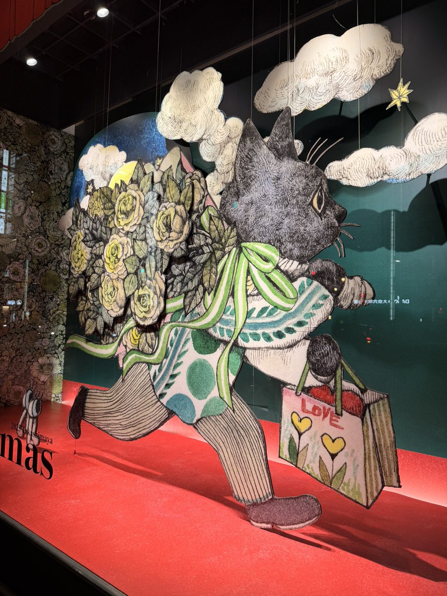 nekonoboris's tweet image. 日本橋髙島屋
ショーウィンドウに黒猫のムスタくんやウリちゃんたちが並んでます。
お近く通ったらみてほしいです