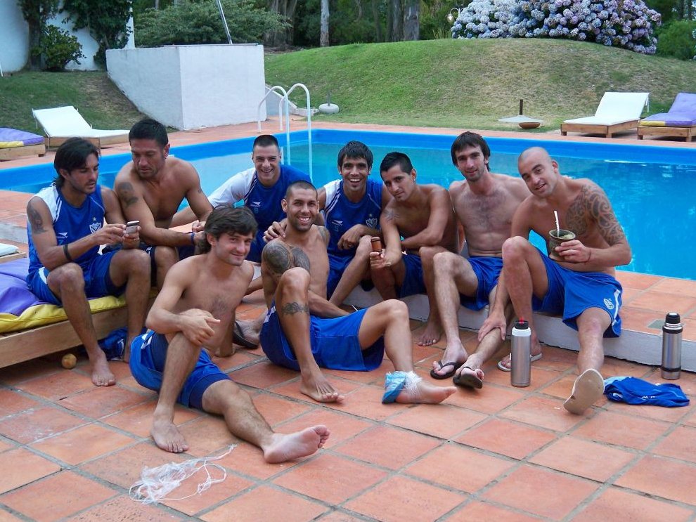 FutbolRetroAr's tweet photo. Plantel Vélez, año 2011. https://t.co/zrhOgTLvYb