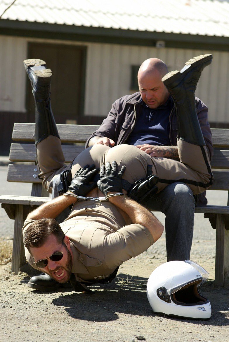 KinkyCallum tweet media