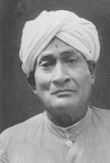 ಮೊದಲ ಕನ್ನಡನಾಡ ಹಾಡಾದ "ಉದಯವಾಗಲಿ ನಮ್ಮ ಚೆಲುವ ಕನ್ನಡ ನಾಡು" ಗದಗಿನ ಹುಯಿಲಗೋಳ ನಾರಾಯಣ ರಾವ್ (1884 -1971) ಅವರು ಬರೆದರು. 1924 ರಲ್ಲಿ ನಡೆದ ಕರ್ನಾಟಕ ಏಕೀಕರಣ ಸಮ್ಮೇಳನದಲ್ಲಿ ಹುಯಿಲಗೋಳ ನಾರಾಯಣರಾವ್ ಅವರು ಈ ಹಾಡನ್ನು ಹಾಡಿದರು.