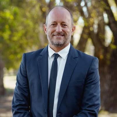 NUNCA OLVIDEMOS QUE ESTE TIPO SIGUE INPUNE Y BLINDADO