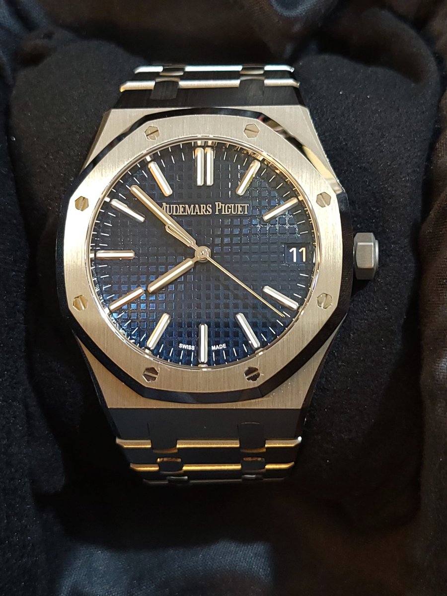 銀行でてこのまま出勤します。貸金庫に左をin、右をout😀