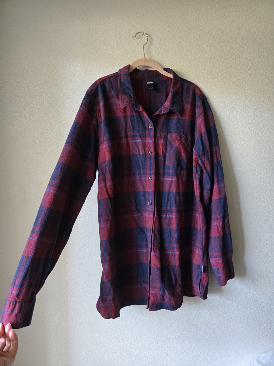 zees_pieces's tweet image. Patagonia Women's Long-Sleeved Organic Cotton Midweight Fjord Flannel Shirt

posh.mk/sE1fWtv9gYb

#patagonia #Flannel #Cotton #Fjord #winterfashion #FallFashion #flannelshirt