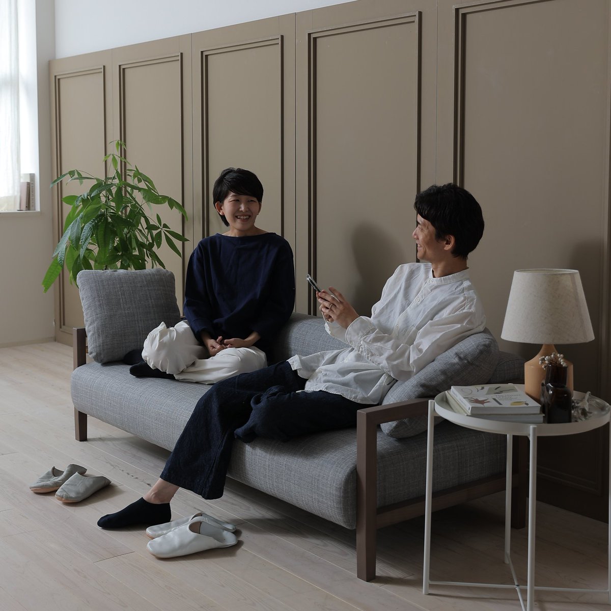 NOYES 2人掛けソファ Garden Sofa サイズ以上の開放感「Garden 2人掛けソファ」：サイズ・仕様｜日本を