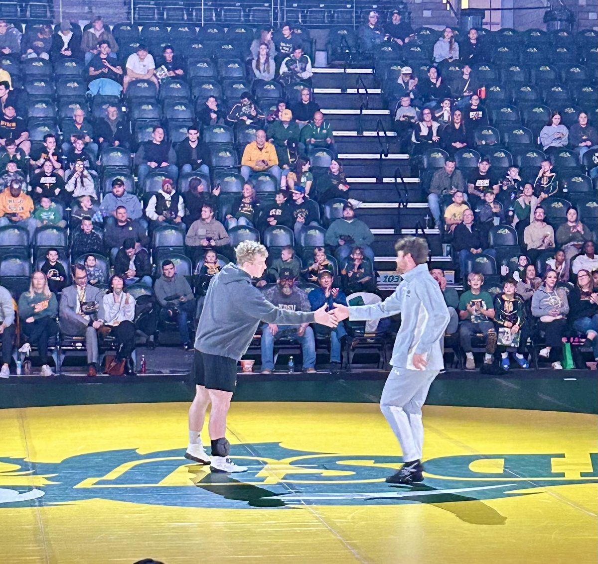 Pretty cool for a D3 school to duel a D1 school 💪