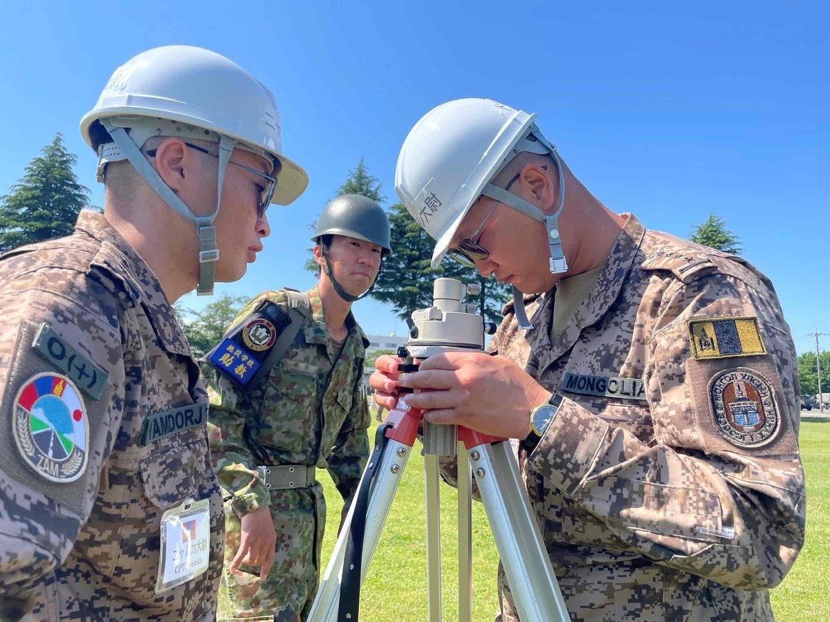 おはようニャン🎵
今日は土木の日だニャン😸
自衛隊で土木といえば施設科だニャ～✨
他国にPKO（施設）分野の能力構築支援等も行ってるんだニャ🤝
写真引用：陸上自衛隊X

#土木の日 #自衛隊 #施設科