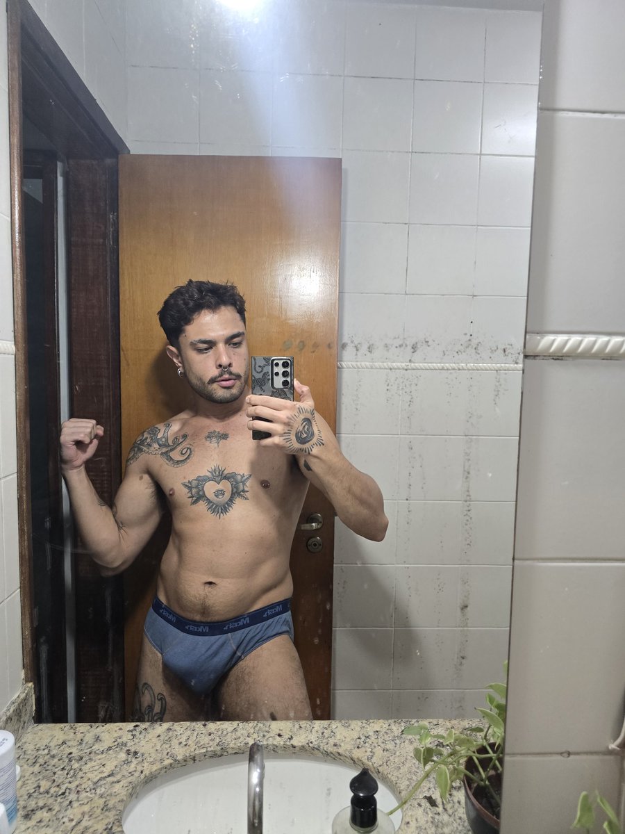 pedradora98's tweet photo. O close gostou dessa 🥺 https://t.co/mX8wpRYltm