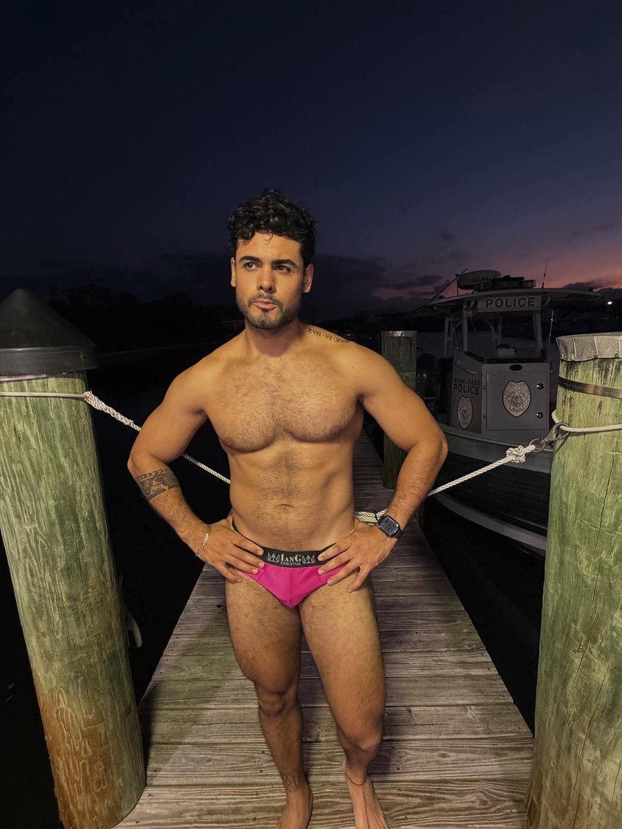 iangarciamx's tweet photo. A donde sea pero con mis underwears favoritos🩲 #iangessential https://t.co/skSshvXgwY