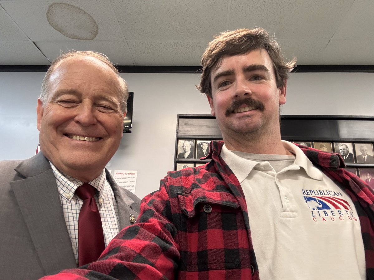 Ran into <a href="/GexForSenate/">Gex "jay" Williams for Kentucky State Senate</a> tonight and got to congratulate him for his top score on the <a href="/RLCofKentucky/">RLC of Kentucky</a> legislative scorecard. The top defender of liberty in Kentucky’s State Senate! The <a href="/RLibertyCaucus/">RLC</a> is growing in Kentucky!