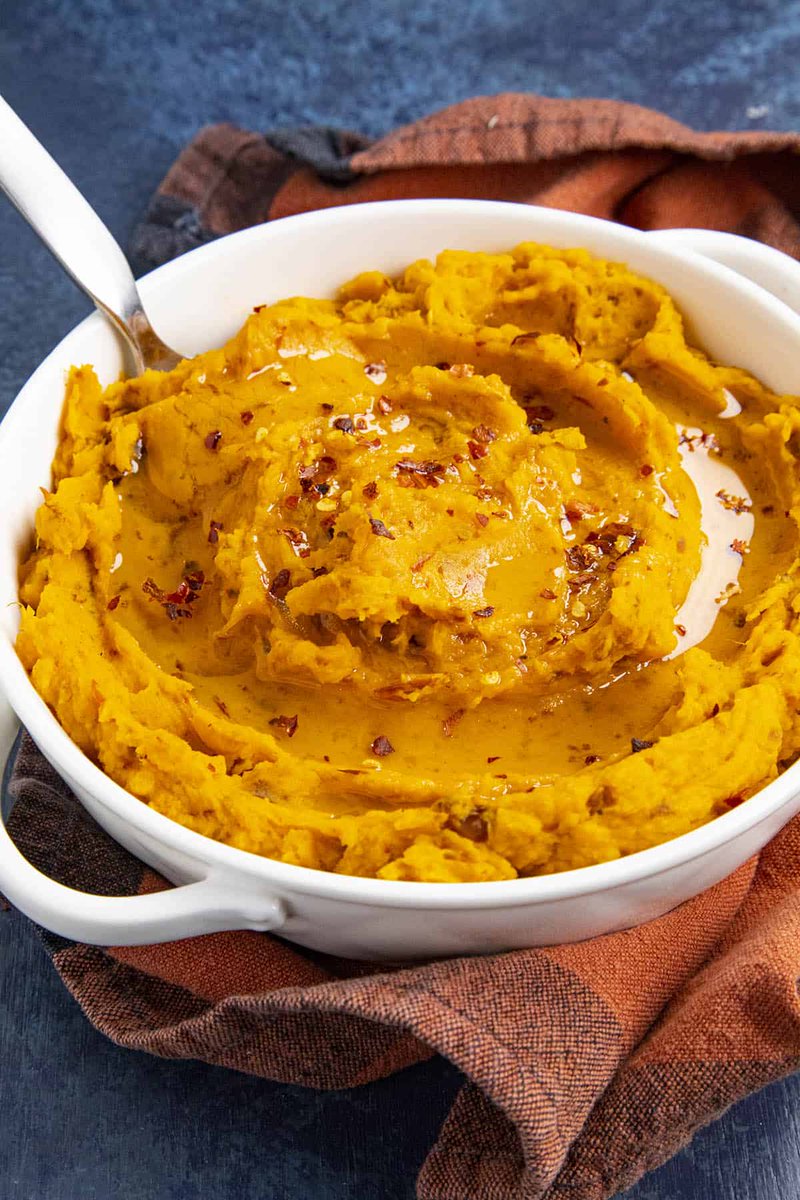 jalapenomadness's tweet image. This is my favorite creamy mashed sweet potatoes recipe with  spicy chipotle, perfect for the holiday table or for anyone who loves  sweet potatoes.
RECIPE: chilipeppermadness.com/recipes/chipot…
#Thanksgiving #Recipe #Sweetpotatoes #Sidedish #Foodie