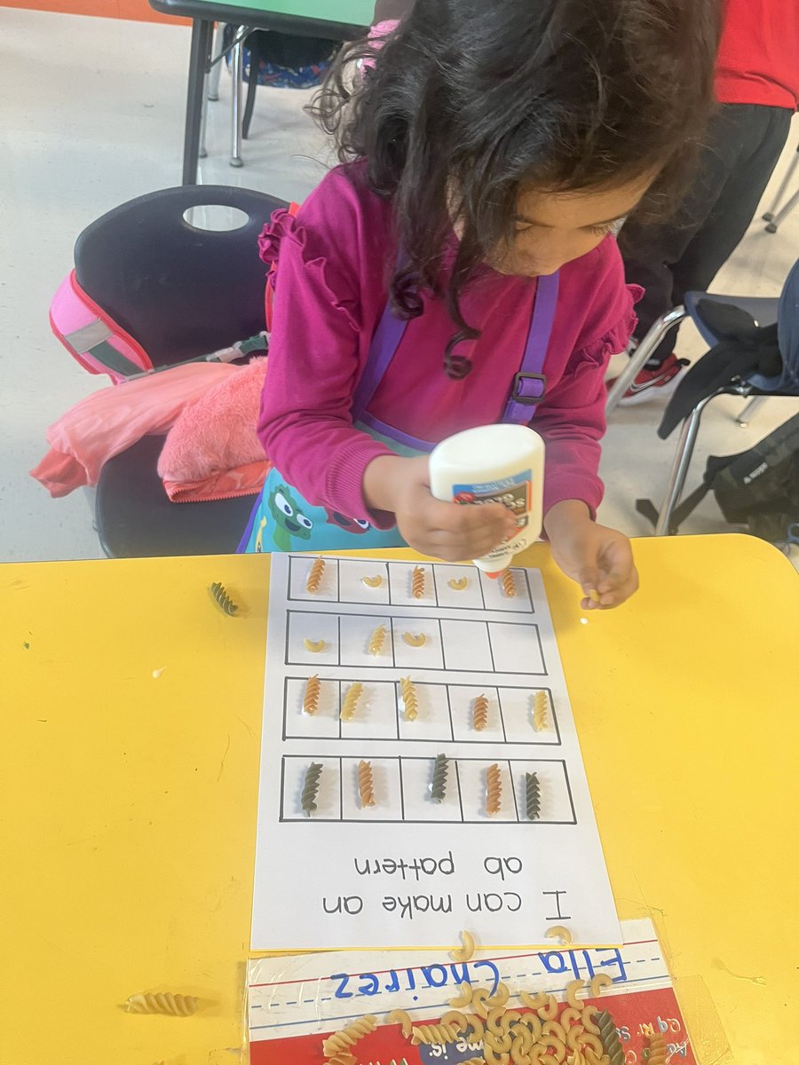 MLopez_MRES's tweet photo. My Little owls had a lot of fun  creating AB patterns with pasta!! https://t.co/7fQVAsyZxO