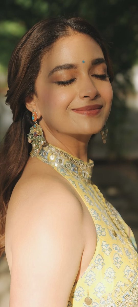 anjanasammu's tweet image. Rise up, start fresh, see the bright opportunity in each new day 💚😍🫰🏻

Beautiful morning 💚 #KeerthySuresh