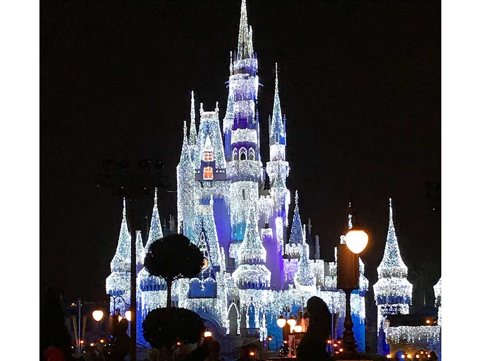 stkyred's tweet image. The Magic Of A Smile: Why “Putting On A Happy Face” Still Matters sltablet.com/2025/11/13/the…