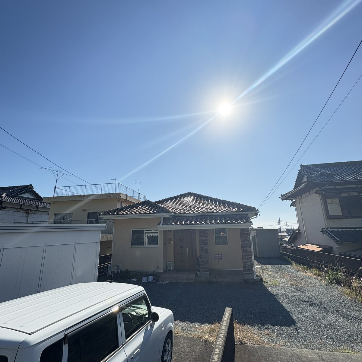 お久しぶりです。
太陽さん🌞
今日は塗装日和です。
誰が塗っても綺麗に塗れる🤩
誰が撮っても綺麗に撮れる😍
上高地かよっ💦