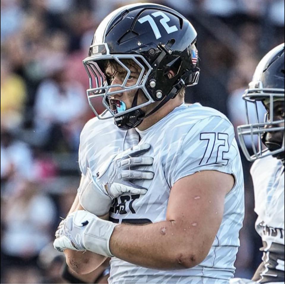 We had a memorable senior szn. Check out my tape. 
Carter Fausnaugh
6'3" 268lb DL
340 bench 505 squat
4.5 GPA 32 ACT
50 total tackles
8 TFL
2 sacks
1 FF
1 FR
3 PD
hudl.com/video/3/194578…
<a href="/LakotaEastFB/">Lakota East Football</a> <a href="/Jordan_kitna3/">Jordan Kitna</a> <a href="/gmcsports/">GMC Sports</a> <a href="/bigben4856/">Ben Wotawa</a>