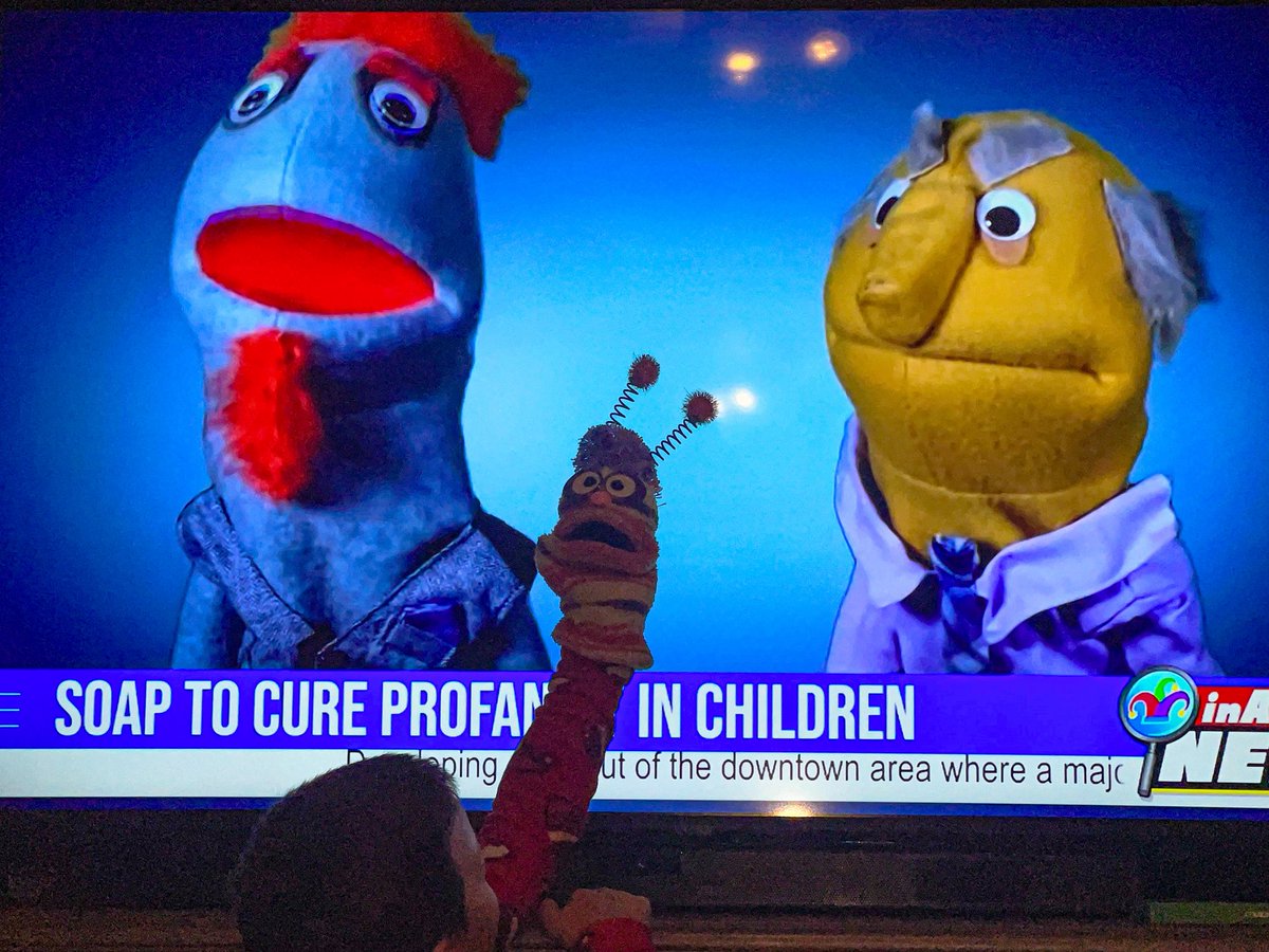 Hairs36's tweet photo. @MensRoomLive my kid added her puppet to the show! https://t.co/ld5Soyn5SU