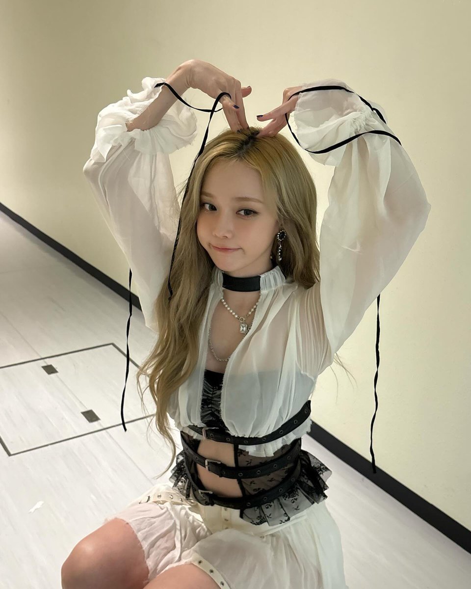 이모든날이11월14일인거아시는분...
xx1114 윈터 필승임 겨울이 제철인 아이돌답다