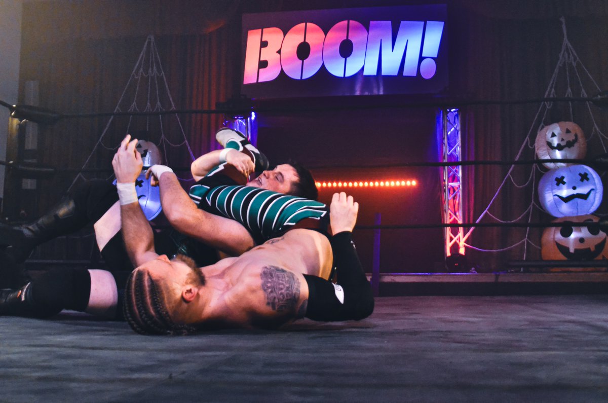 skyeportman's tweet image. Miles Deville entered the chat and THE BOOMBOX against Elliot Tyler

instagram.com/p/DQ-vdCkEQ_5/…

F*cking beastly. Deville SERVED. @BoomProVan 

#serverstack #wrestling #photo #PhotoMode #Canada #MuchLoved #BeastMode