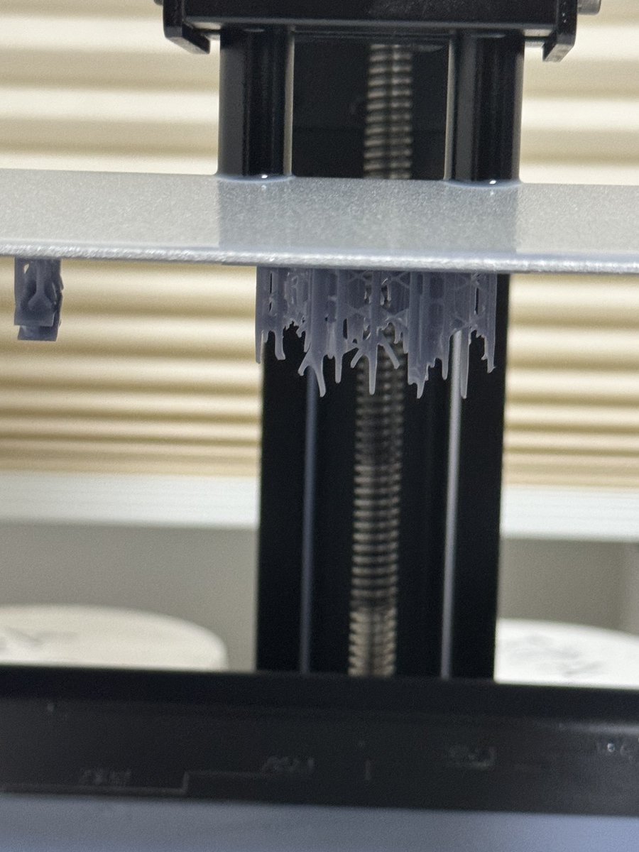 YOU4_modeling's tweet image. #一目で絶望を表現してください 
寝る前に出力始めて朝起きたらこれ。