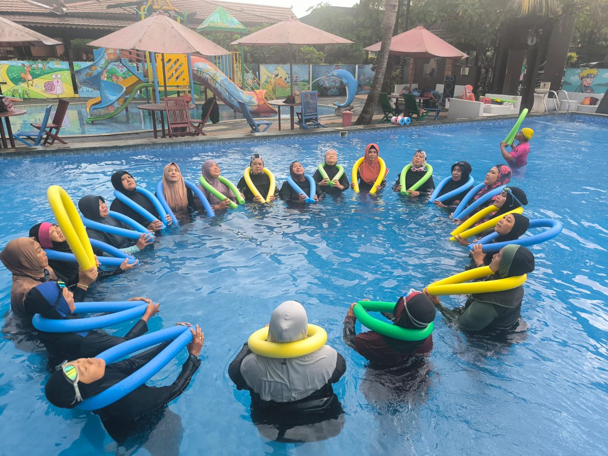 Hydro therapy, ihtiyar agar terjaga kebugaran dan kesehatan lahir batin. Olga dan silaturahim. Happy fun !!!