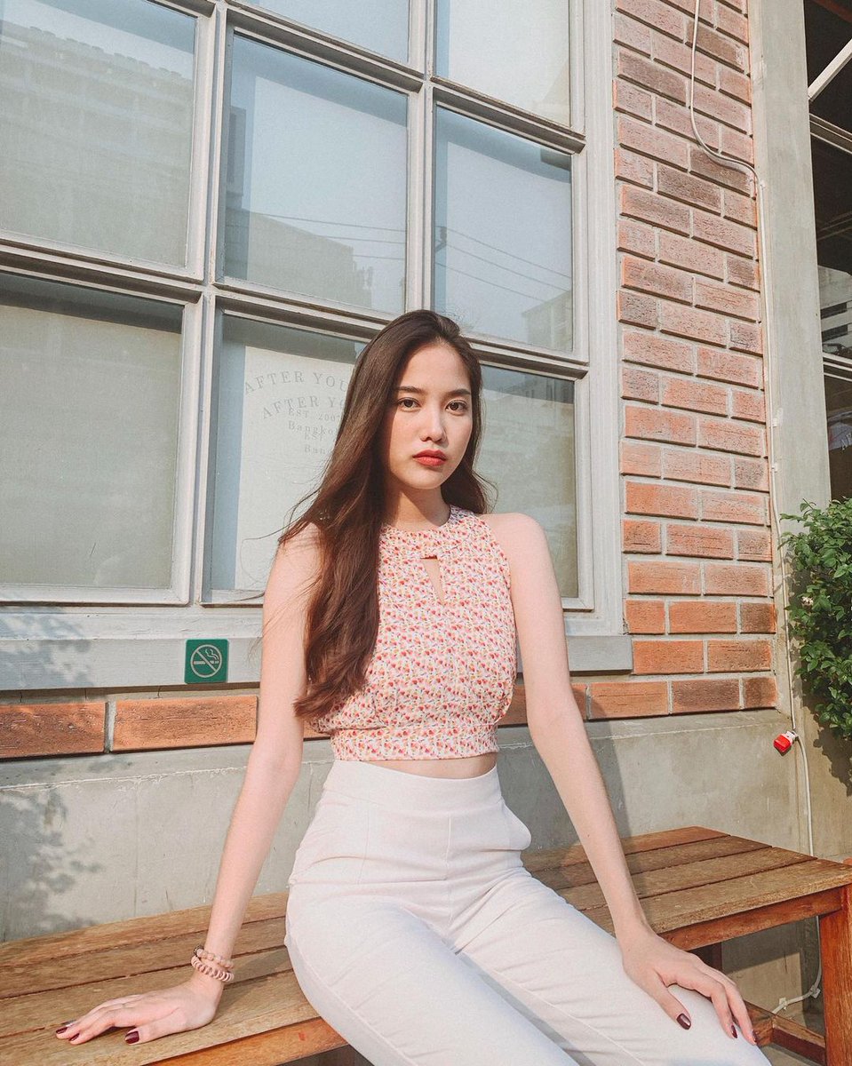 eclipsiable's tweet image. 𝑂𝑓 course, que como la 𝑓anática 𝑛úmero de my 𝚐irl｡ ︎✺ ⊰ @angelveex_ ♡☀ estoy 𝕝ista por ser la 𝕤iguiente porrista 𝑞ue gritara 𝑓or the #𝐥u͞c𝕚fǝr𝜗ː𝚍ebut ᐢᴗ͈ ᴗ͈ᐢꕀ acá la 𝕤oyeon real de todo 𝑓ake idol. 𝐢 ♡ u, girl.

𝑐hǝrr𝕪 ꒰ #𝑚o͡onʼ𝑠 ꒱ ✺ 𓈒 ࿓ 𝑝onyo.