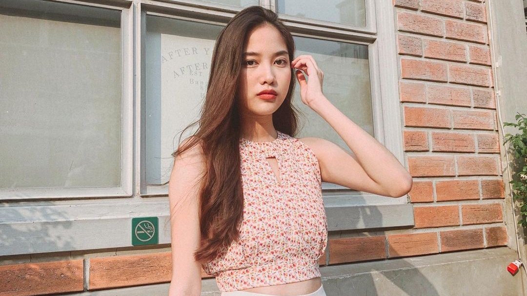 eclipsiable's tweet image. 𝑂𝑓 course, que como la 𝑓anática 𝑛úmero de my 𝚐irl｡ ︎✺ ⊰ @angelveex_ ♡☀ estoy 𝕝ista por ser la 𝕤iguiente porrista 𝑞ue gritara 𝑓or the #𝐥u͞c𝕚fǝr𝜗ː𝚍ebut ᐢᴗ͈ ᴗ͈ᐢꕀ acá la 𝕤oyeon real de todo 𝑓ake idol. 𝐢 ♡ u, girl.

𝑐hǝrr𝕪 ꒰ #𝑚o͡onʼ𝑠 ꒱ ✺ 𓈒 ࿓ 𝑝onyo.