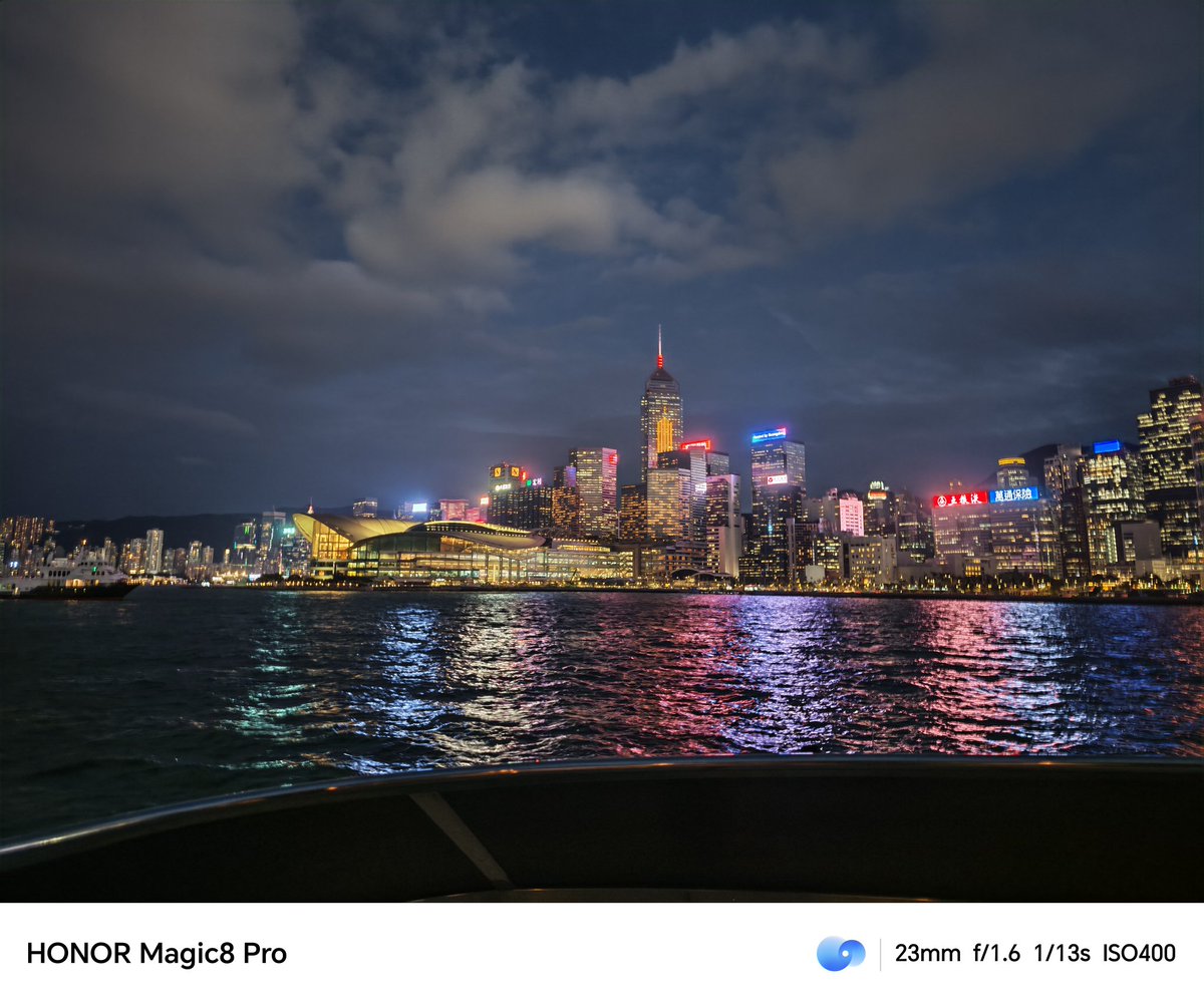 nirave's tweet image. 💥🤯 I&apos;m SHOCKED by the @Honorglobal #Magic8Pro ... This is a BANGER of a smartphone camera.

Don&apos;t believe me? Check out these lowlight shots of Hong Kong... 

100s more still to share, but this is a very strong contender for phone camera of the year. 

It&apos;s OUTSTANDING!! 🤯💥