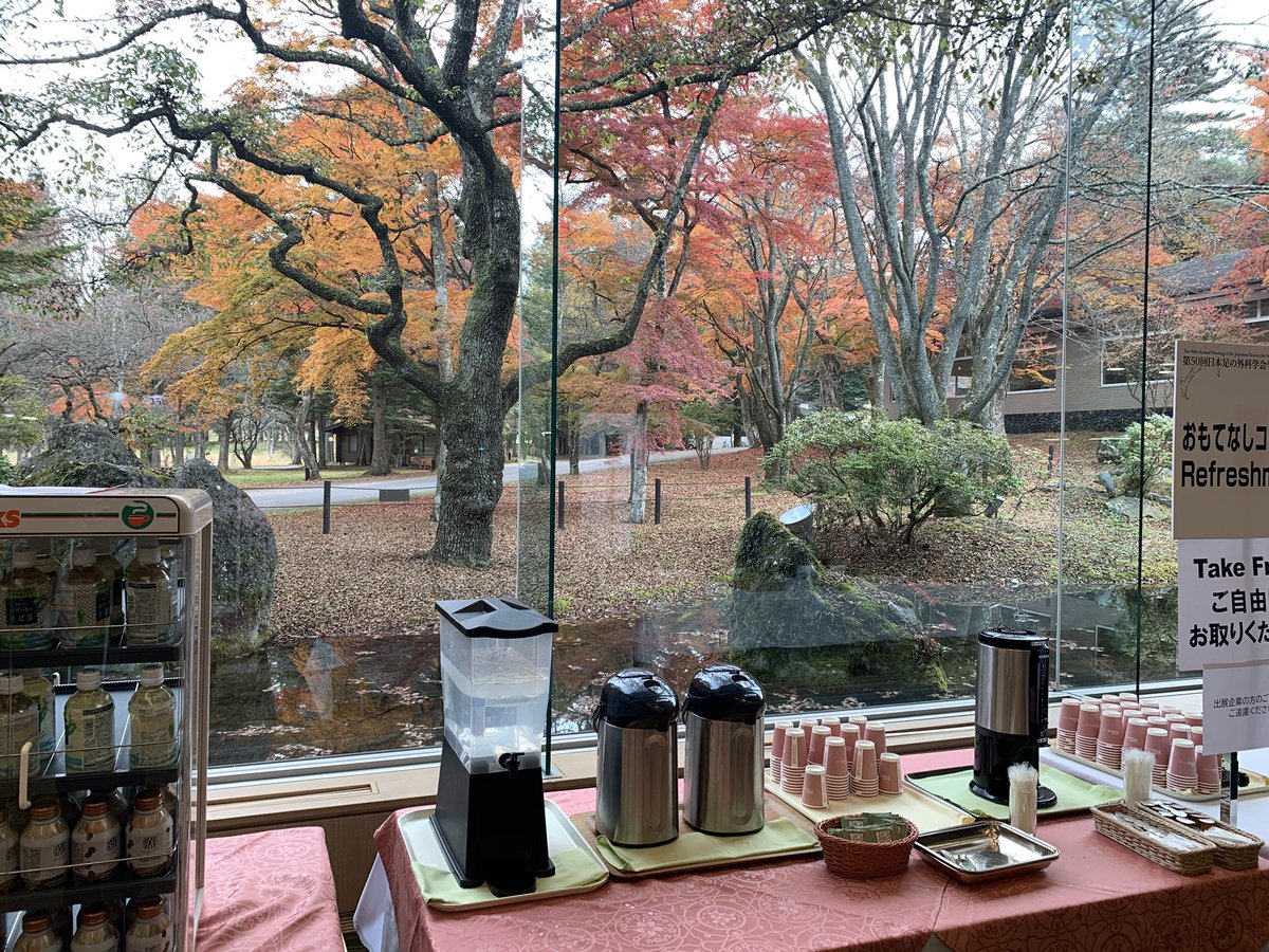 ortho_undouki's tweet photo. 🎊#第50回日本足の外科学会学術集会
2日目開催中
新刊情報
『我々の足の外科ー手術手技アトラス』
書籍展示はデジタルポスターと企業展示会場の正面、紅葉の美しい窓のすぐ前。
隣にはおもてなしコーナーあります
一息つきがてらどうぞお立ち寄りください!
#日本足の外科学会 #JSSF #医学書院 https://t.co/YTx1zTQuGJ