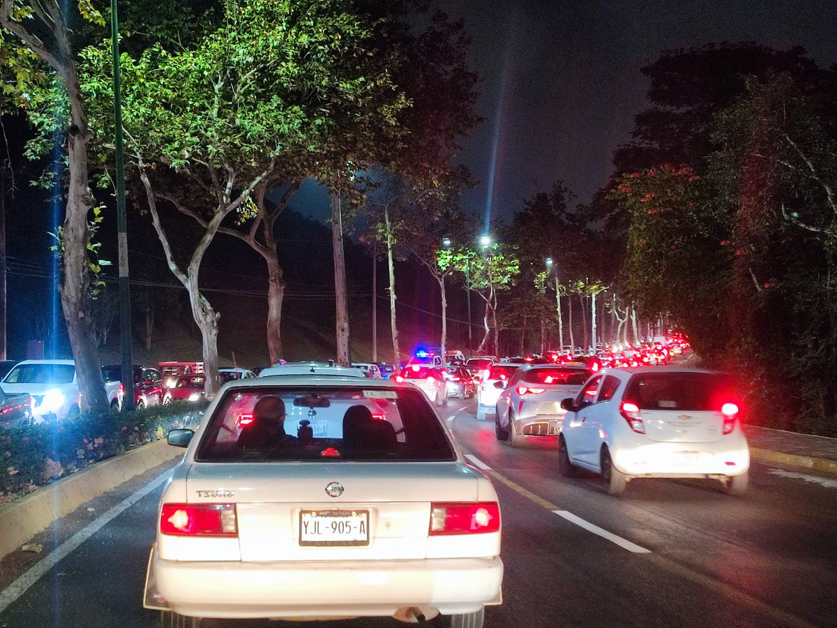 No, no cabemos en #Xalapa