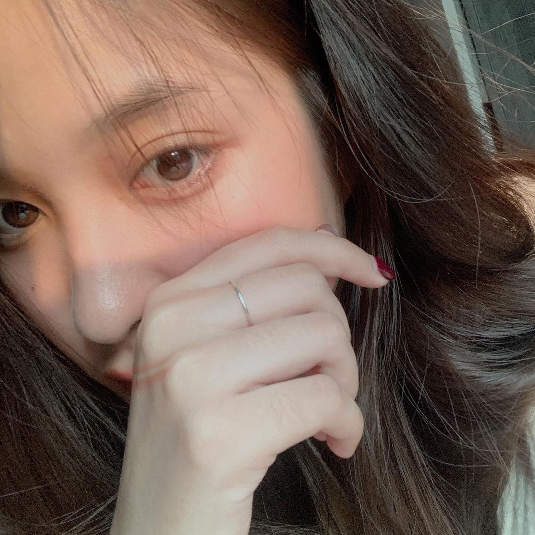 eclipsiable's tweet image. 𝐴quí donde me ven, estoy 𝑚ás que lista 𝚙ara gritar 𝑓or the #𝔥eavǝn𝐥yꕀ𝔡e͞𝚋ut ♡ ! 𝑚ientras estoy en la fila 𝚙ara recibir mi 𝑘iss de 𝐴ri. ⭐ ꒰  癲  ! 𝑌es, en este momento estoy #𝑓e͞el𑁦の𝝑𝚙ärad𝕚sǝ, y no quiero irme. 

𝑐hǝrr𝕪 ꒰ #𝑚o͡onʼ𝑠 ꒱ ✺ 𓈒 ࿓ 𝑝onyo.