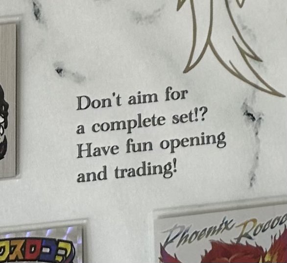 KEYVEX_design's tweet image. いよいよ！さん家祭りまで10日を切りました😆
コチラを展示してお待ちしております👍
当日は皆さんにわくわくドキドキ楽しんでもらえるとうれしいです✨

（英文訳）
コンプは目指すな⁉️w
楽しく開封、仲良くトレード❗️

@WKDKkeyproject 
#さん家祭り
#自作シール