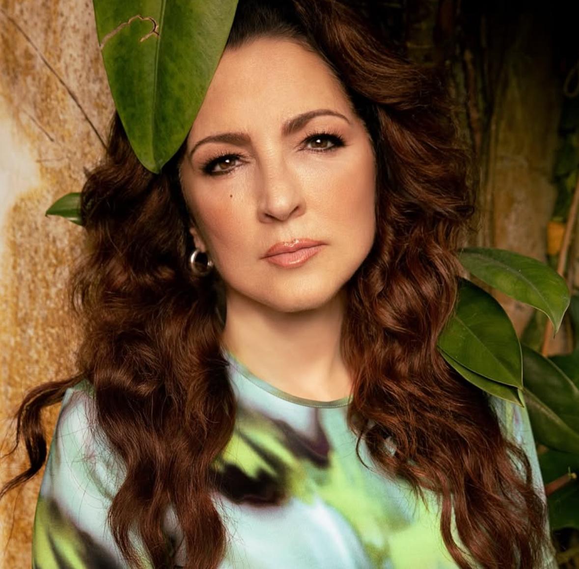 Gloria Estefan, com Raíces, leva a categoria Melhor Álbum música