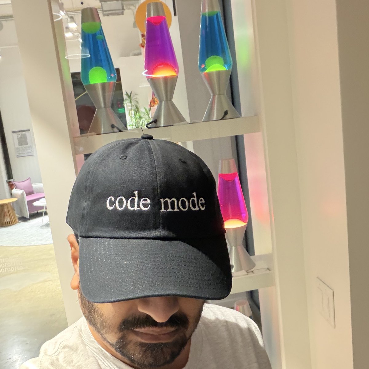 new drop from The Hat Company of California ™ 

come on down to the agents event today and get your own 

x.com/craigsdennis/s…