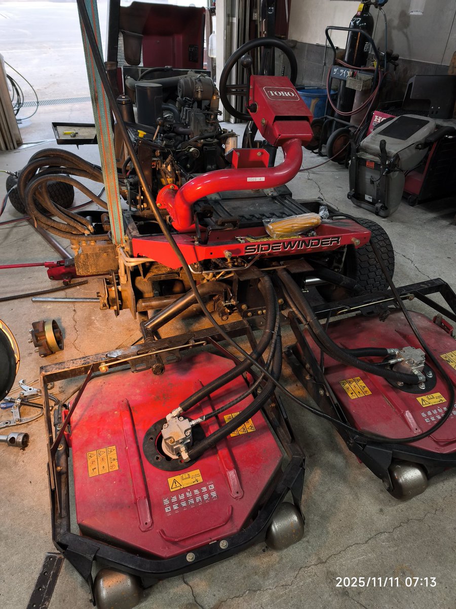 KenMixture's tweet photo. Winter maintenance https://t.co/DBMDm2O97b