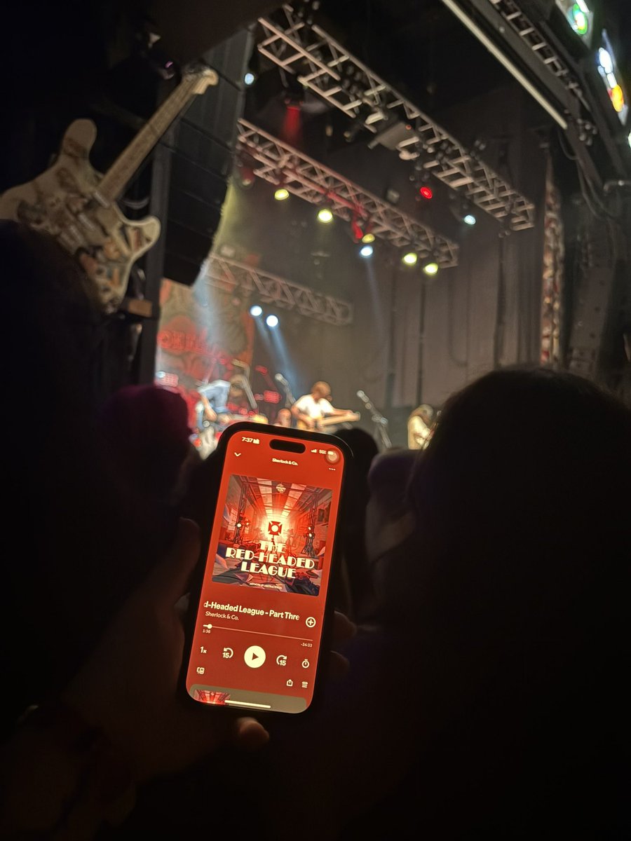 EmereeStacy's tweet image. Damn this concert is boring as hell @DocJWatsonMD #sherlockandco #sherlockholmes #thereadheaddedleague