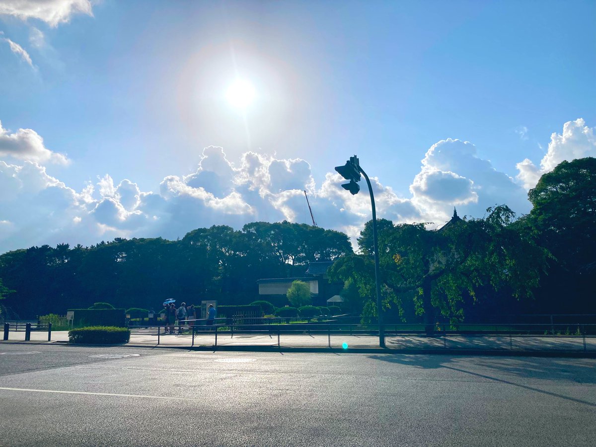BookDigDug's tweet photo. おはようございます！
東京港区は晴れ☀️

私の最近の投稿写真を見てみると
曇り空が多かった☁️
久しぶりの青空を投稿😊

本日は金曜日！1日元気に参りましょう！

#企業公式が毎朝地元の天気を言い合う
#企業公式が朝の挨拶を言い合う 
#企業公式相互フォロー https://t.co/s0umQDSOzW
