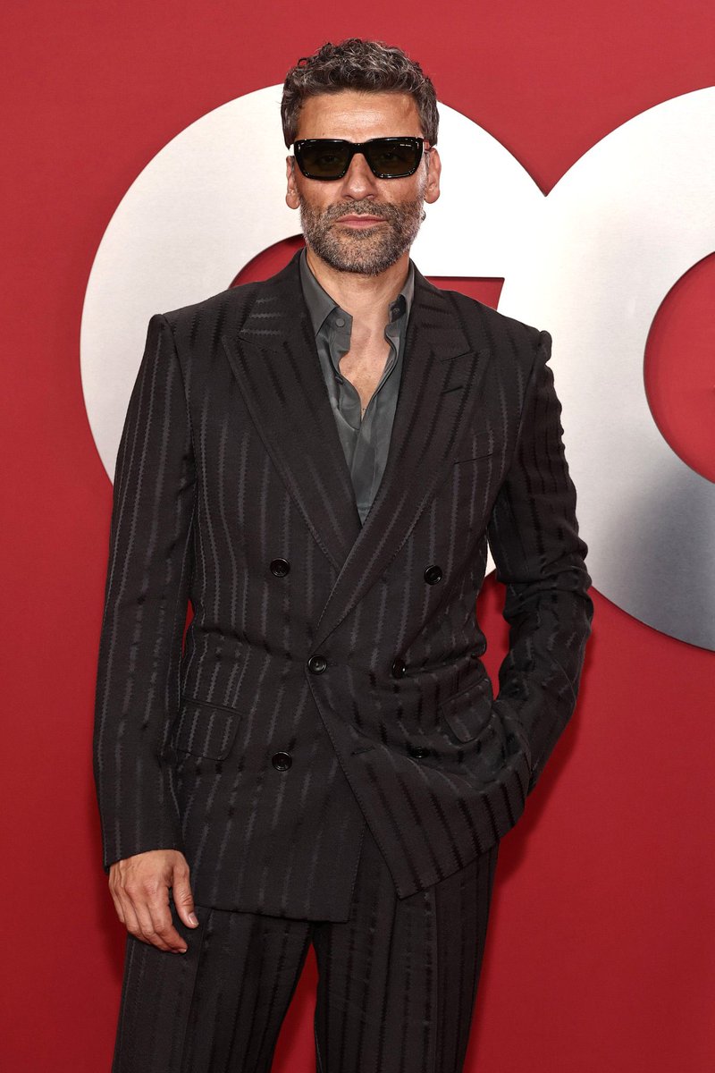 OSCAR ISAAC ATTENDS THE 2025 GQ MEN OF THE YEAR PARTY!