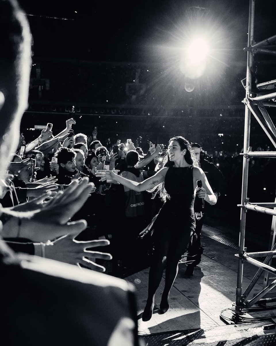 [ABRO HILO]: mis covers favoritos de dua lipa a lo largo del radical optimism tour