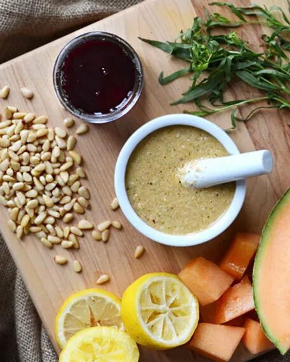 onceuponapesto's tweet photo. This homemade pesto recipe is one you cannot pass up. It's inspired by Armenia and a perfect blend of vibrant flavors! π #PestoRecipe #PestoProcess #HomemadePesto #CantaloupeRecipes https://t.co/ExDlh9Lqnd
