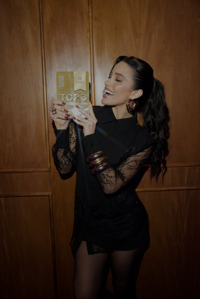 evapachecod's tweet image. OBRIGADA OBRIGADA!!!! 🥹♥️
isso é muito além de qualquer prêmio. é sobre ter vocês aqui cmg, acreditando e torcendo em alguém que entrou nesse universo agora. sigo me esforçando pra entregar o melhor pra vcs! obrigada pela dedicação e amor sempre! um cheeeeiro enorme em cada um!…