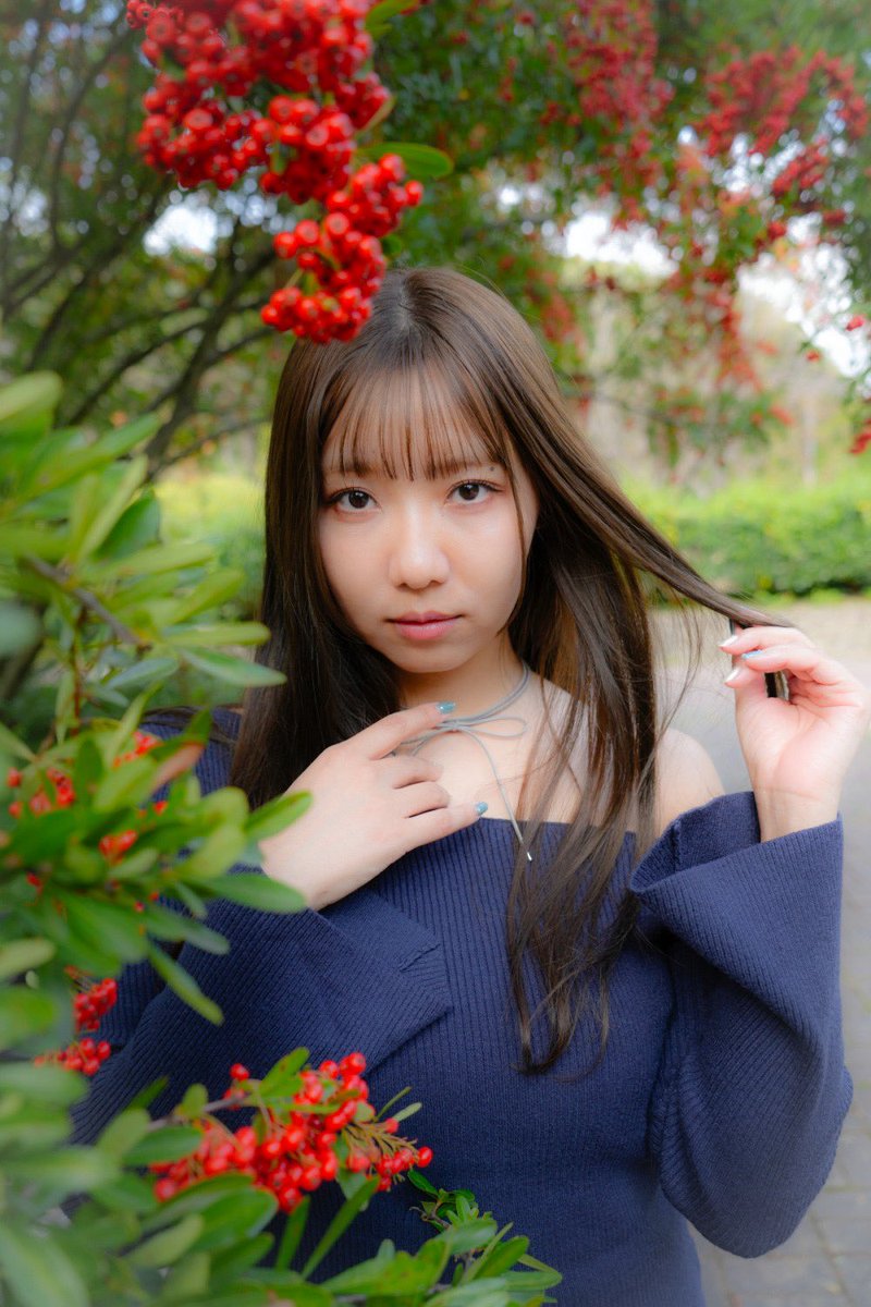 定番のピラカンサと
model：りおなさん(<a href="/ron_toriniku/">りおな</a> )
#ポートレート 
#portrait 

#中村さん交流会