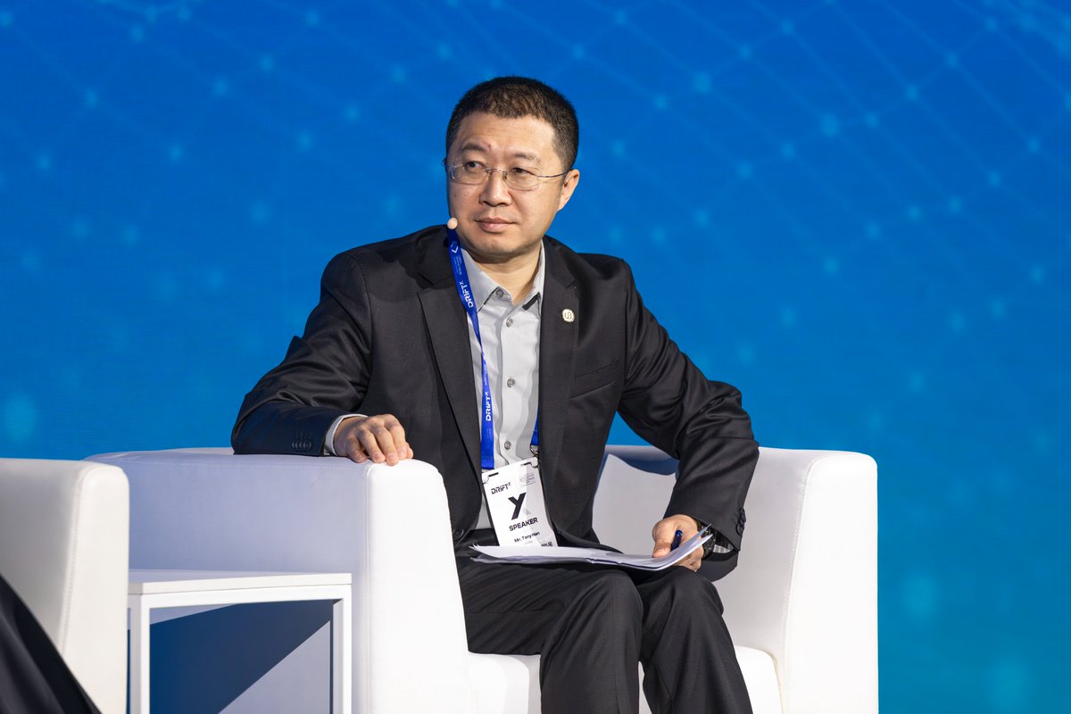 WeRide_ai's tweet image. WeRide was at Abu Dhabi Autonomous Week! 🇦🇪 Founder and CEO Tony Han showcased our AVs to His Highness Sheikh Hamdan bin Mohamed bin Zayed Al Nahyan &amp;amp; spoke on a panel on how Abu Dhabi’s supportive ecosystem, led by regulators like @ad_mobility, makes it a global AV hub.
$WRD