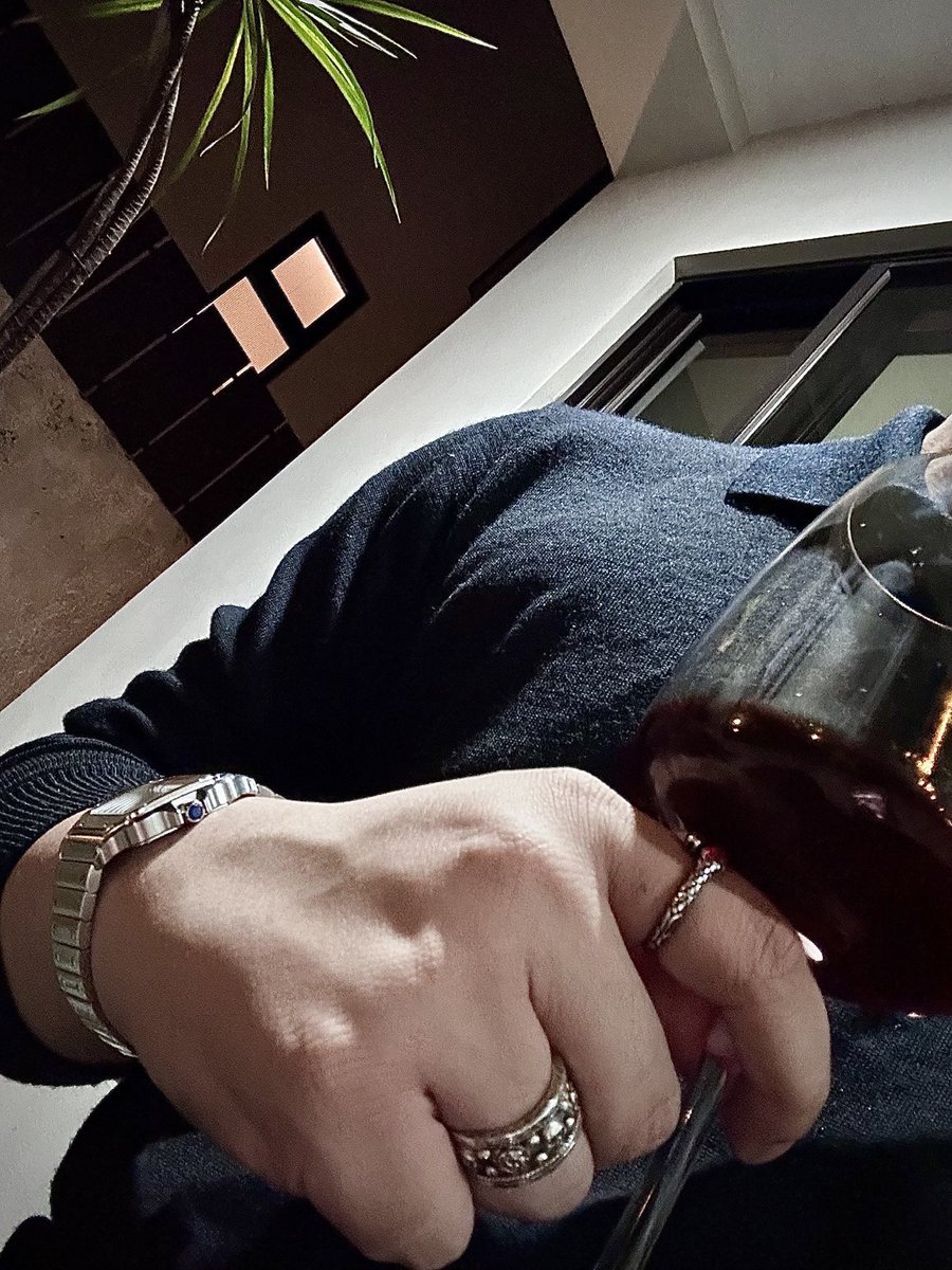 KyrioCifer's tweet image. i’ve died so many times 
i will die so many more