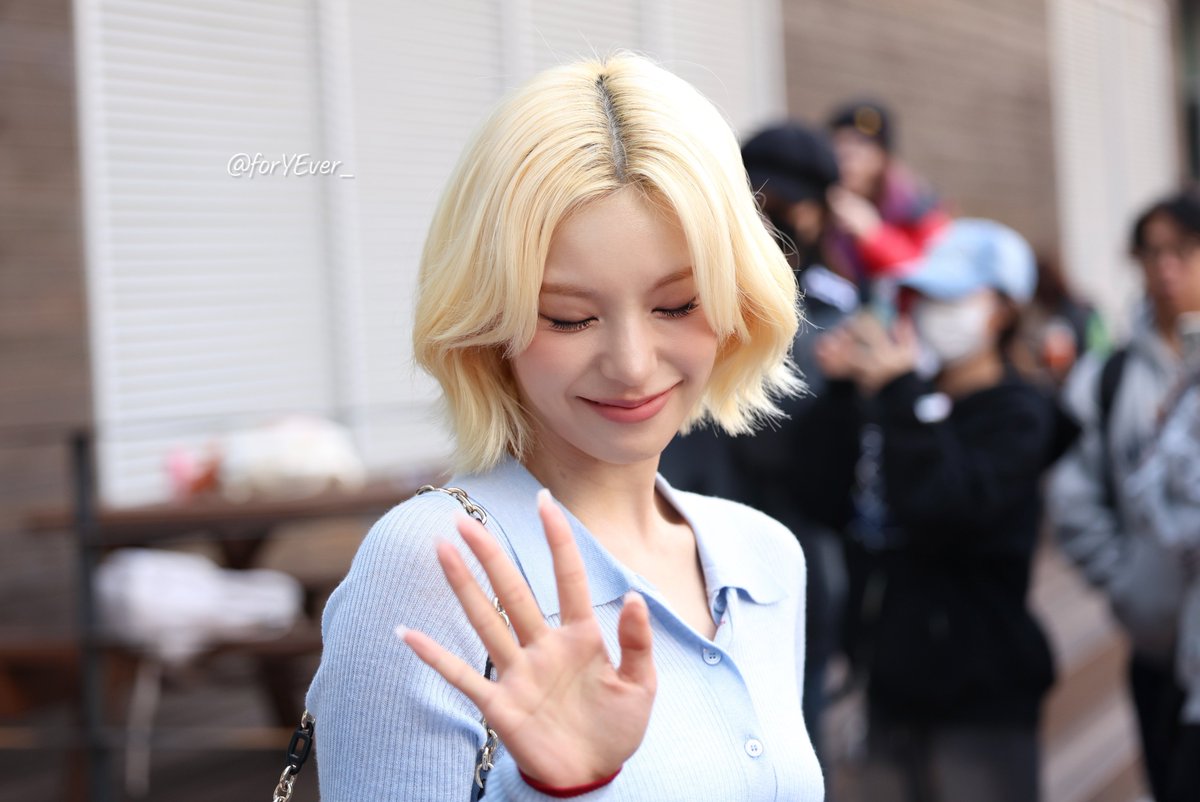 forYEver_'s tweet photo. 𝟮𝟬𝟭𝟭𝟬𝟳

#ITZY #예지 #YEJI #옞덩봤덩 https://t.co/A7bFjR0HbU