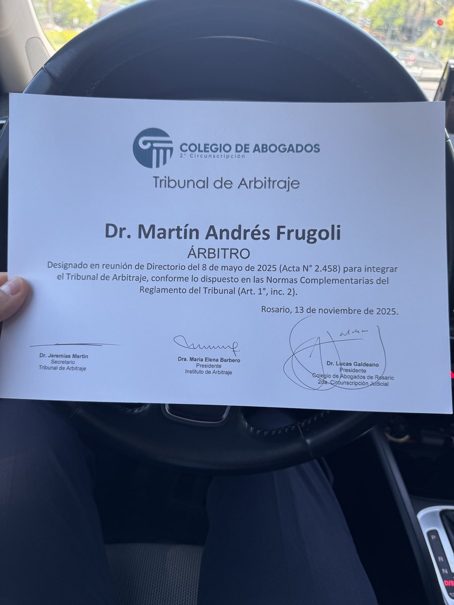 Un honor que me hayan designado Árbitro del Tribunal Arbitral del #colegiodeabogados de Rosario. Y un gran compromiso que asumo con muchas energías
