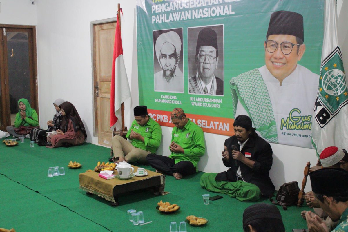 dpcpkbjaksel's tweet image. Tasyakuran Penganugerahan Gelar Pahlawan Syaikhona Mohammad Kholil (Mbah Kholil) dan KH. Abdurrahman Wahid (Gus Dur)

#tasyakuran #pkbjaksel