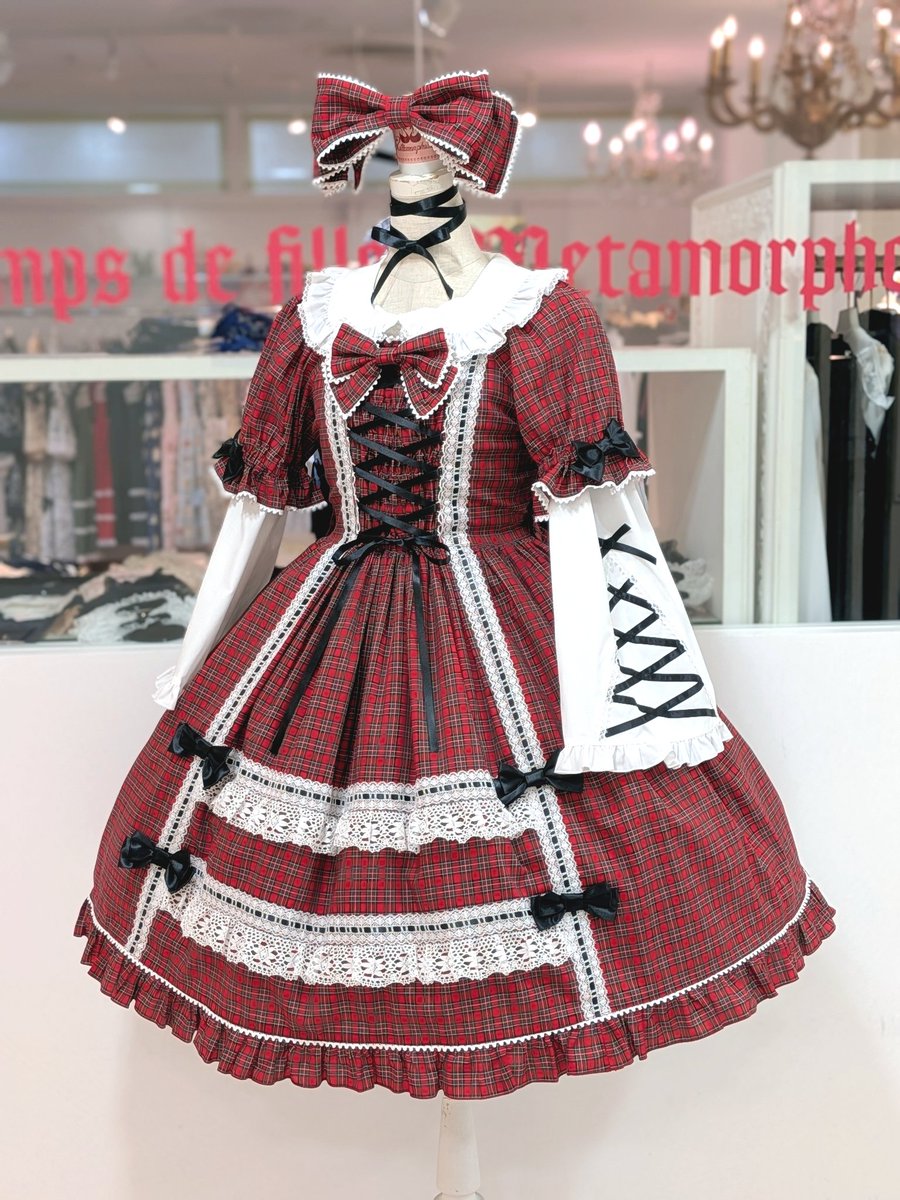 撮影風景をご紹介👀✨ 青木美沙子さんがとっても可愛く着こなして下