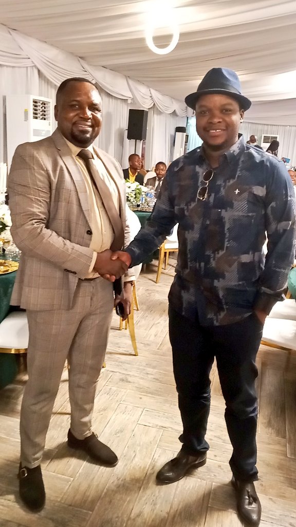 jacksonmukunda's tweet image. En compagnie de mon grand frère et camarade de parti, le très efficace et expérimenté @bedelmande 👌

Avec cette élévation de l'honorable Président @BojiAime, c'est l'#UNC qui gagne !!!